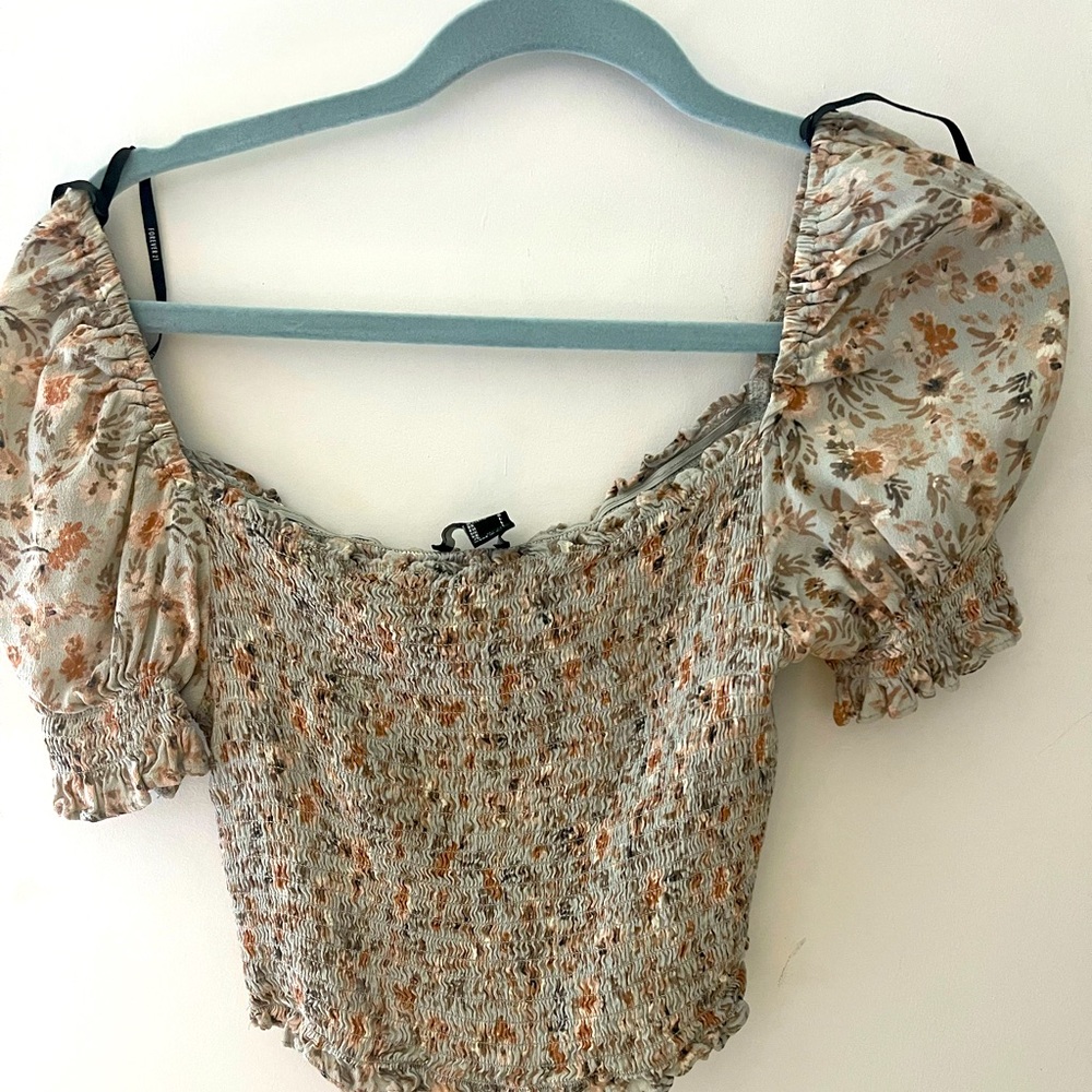 Forever 21 large stretchy flower shirt